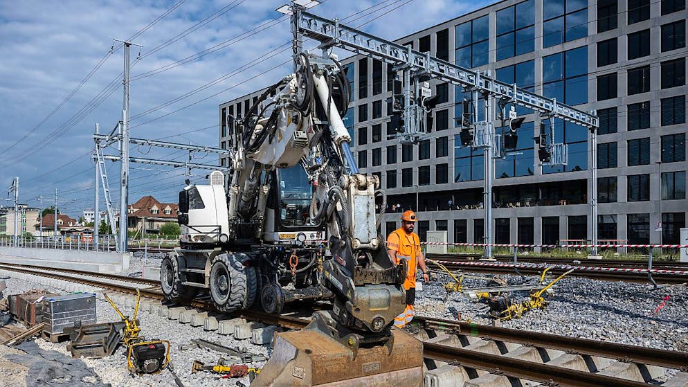 Bahnausbau beim Bahnhof Bern-Wankdorf: Der Bundesrat legt seine Langfristperspektiven für den Ausbau der Bahn neu auf Agglomerationen und Vorortsbahnhöfe aus. (Archivbild)