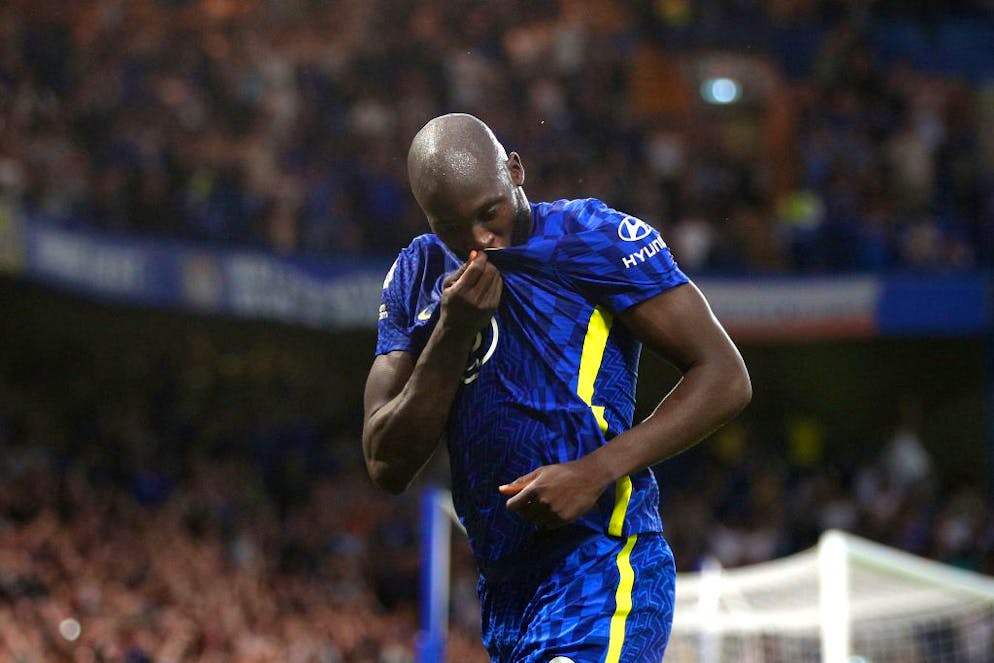 LONDON, ENGLAND - SEPTEMBER 11: Romelu Lukaku of Chelsea celebrates after scoring their side's third goal during the Premier League match between Chelsea and Aston Villa at Stamford Bridge on September 11, 2021 in London, England. (Photo by Chris Lee - Chelsea FC/Chelsea FC via Getty Images)
