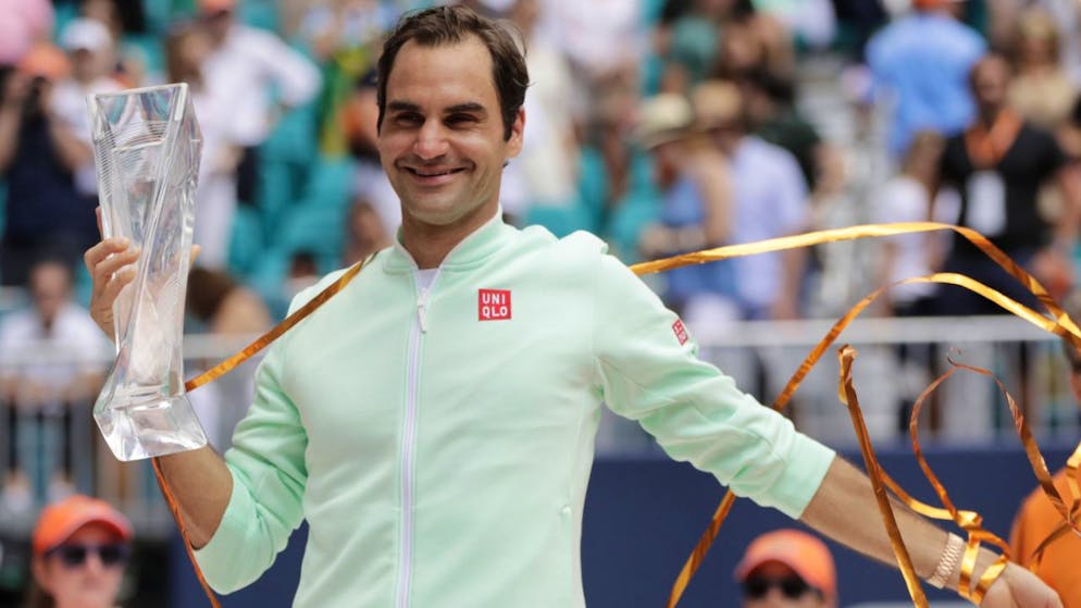 Bildergalerie 103 Titel Roger Federer. Nur kurz später ist der Schweizer auch beim Miami Masters nicht zu schlagen. Nur einen Satz verliert er auf dem Weg zum Titel, im Final überlässt er John Isner beim 6:1, 6:4 nur fünf Games.