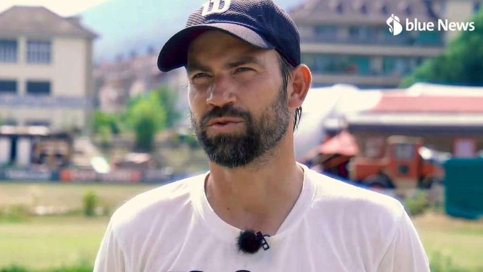 Lammer erklärt die Faszination Rasen-Tennis. Andere Schuhe, neue Bespannung und Muskelkater garantiert