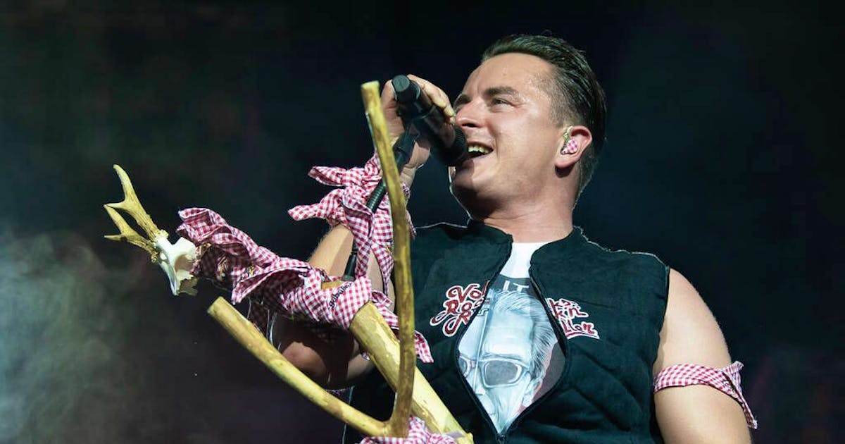 Security must intervene: Climate activists smash Gabalier's concert with confetti