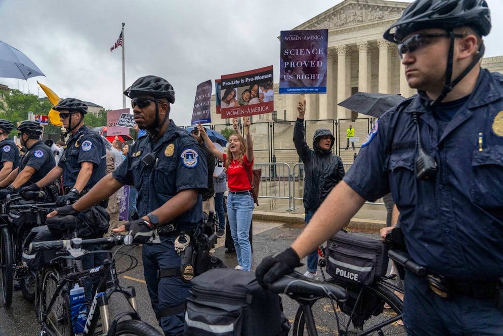 Oberstes US-Gericht kippt liberales Abtreibungsrecht - Gallery. Abtreibungsbefürworter und Abtreibungsgegner protestierten erst kürzlich vor dem Obersten Gerichtshof.