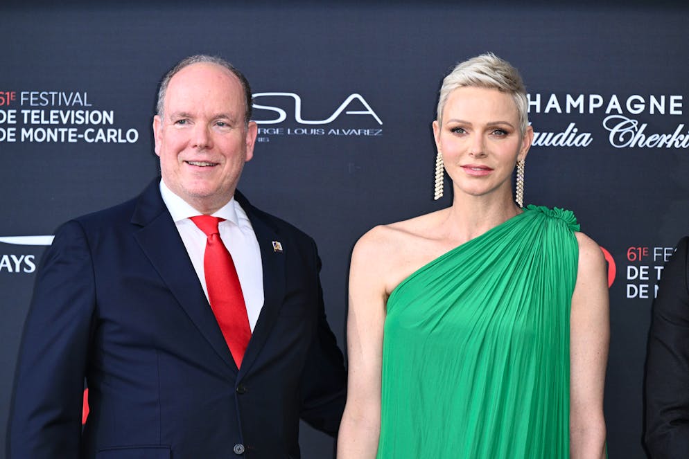 Charlène und Albert II.: Palast muss sich zu Scheidungsgerüchten äussern. Fürst Albert II. und Fürstin Charlène zeigen sich nicht mehr so viel zusammen in der Öffentlichkeit. Hier sieht man das Paar bei einem Auftritt im Juni 2022.
