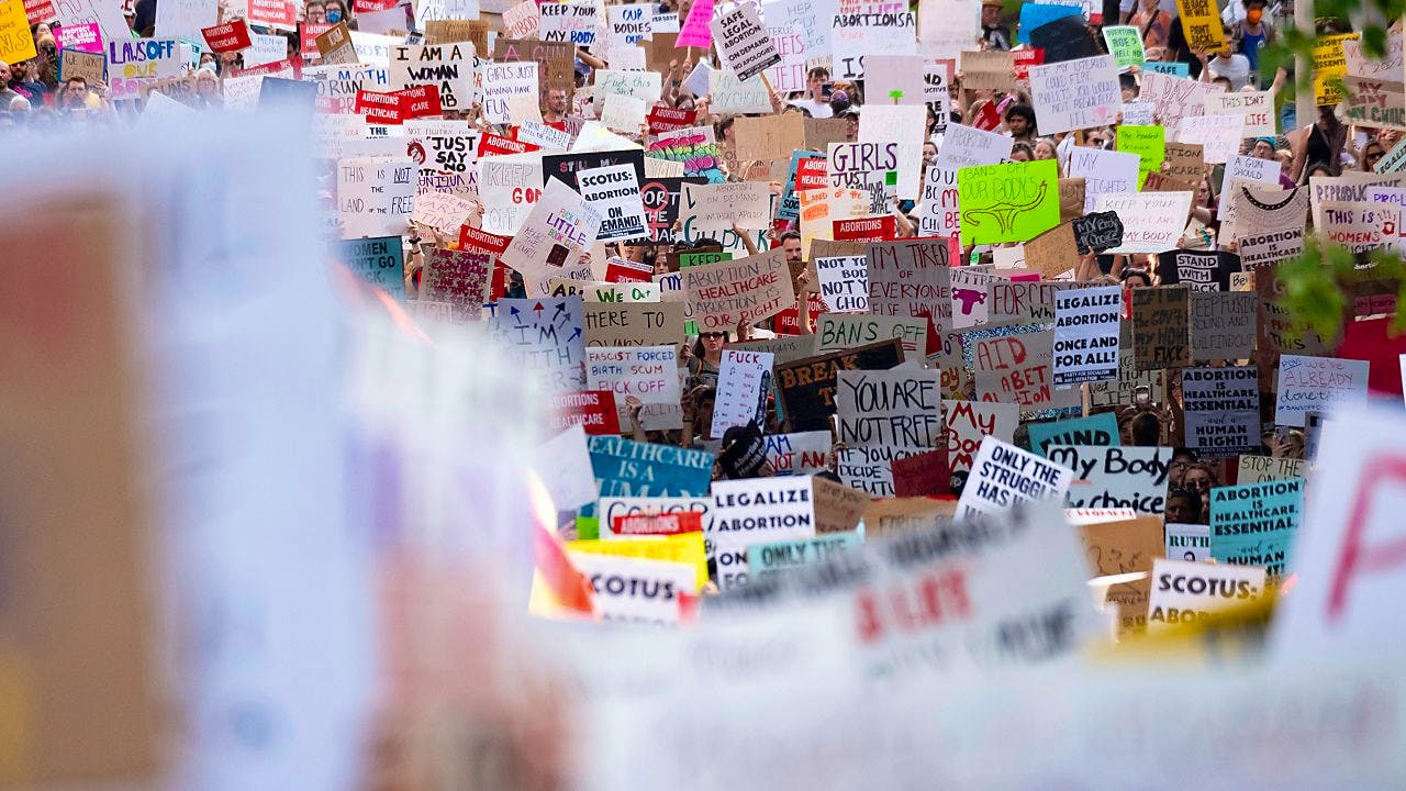 USA. Einige US-Firmen erstatten Mitarbeitern Reisekosten bei Abtreibungen