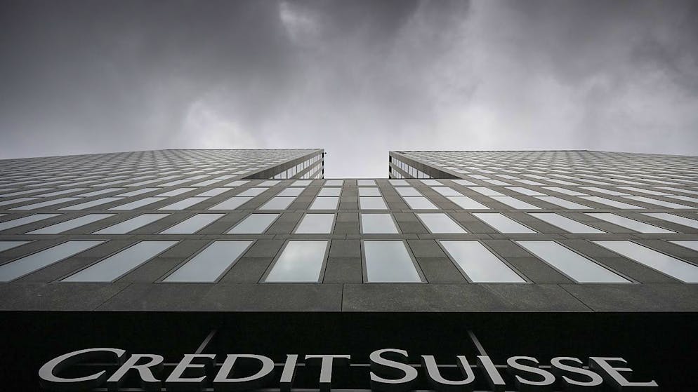 Dunkle Wolken über der Credit Suisse: Die Bank treibt den Konzernumbau weiter voran. (Symbolbild)