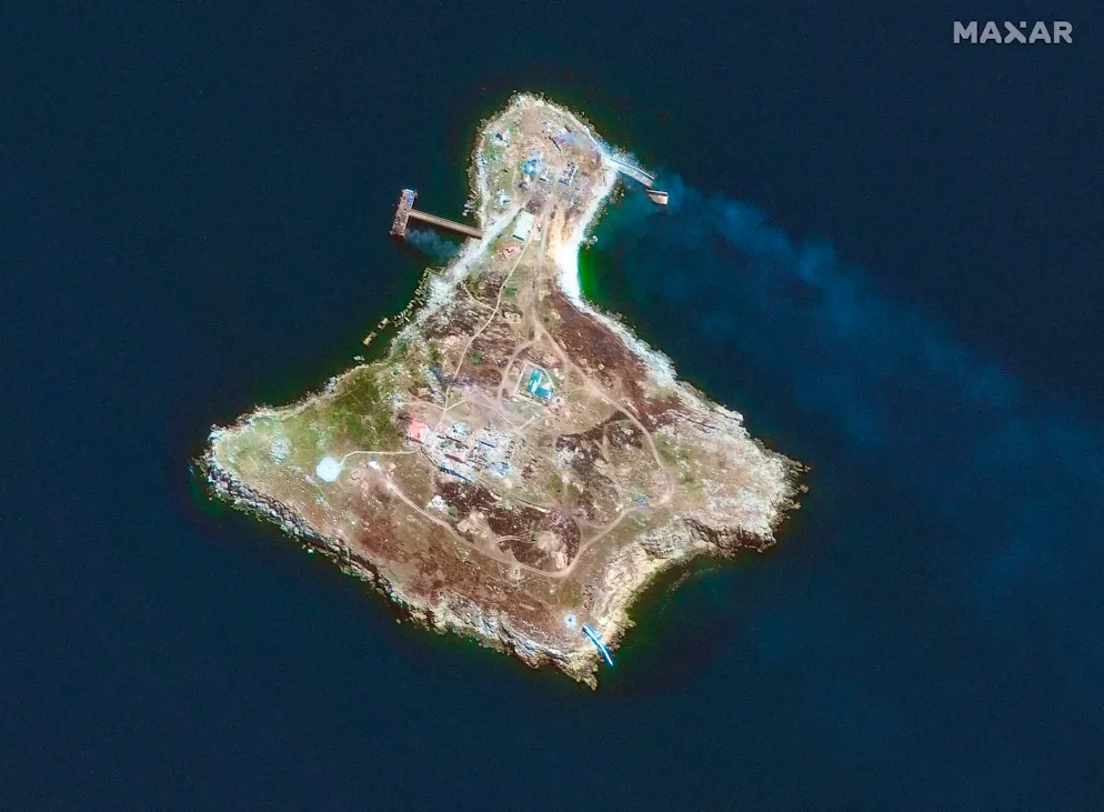 Das Satellitenbild zeigt die Schlangeninsel im Schwarzen Meer. Am Donnerstag hat Russland den Rückzug seiner Truppen von der Insel verkündet - angeblich, um den Export von Getreide nicht zu behindern.