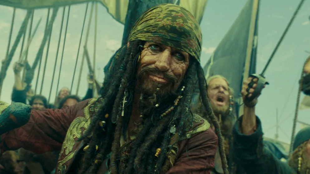 Johnny Depp als Jack Sparrow. Das «Fluch der Karibik»-Franchise konnte schon viele grosse Namen für sich gewinnen, so hat etwa Stones-Gitarrist Keith Richards den Vater von Jack Sparrow gespielt. In den späteren Filmen verkörperte auch Javier Bardem den Bösewicht Salazar.