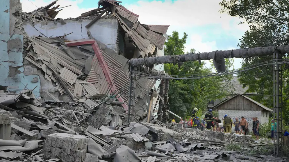 Zerstörtes Gebäude in der Region Luhansk am 16. Juni 2022. (Archiv)