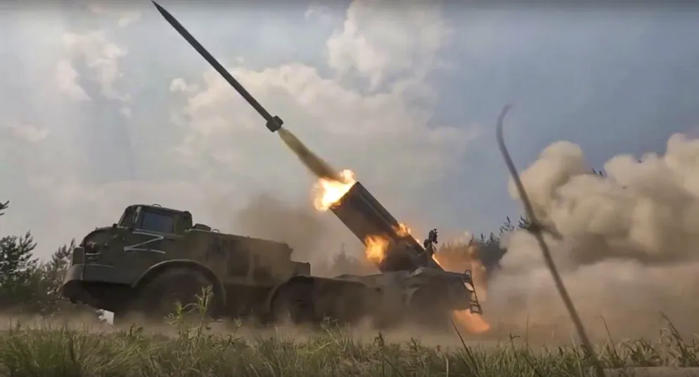 Russischer Mehrfachraketenwerfer Ende Juni an einem unbekannten Ort in der Ukraine