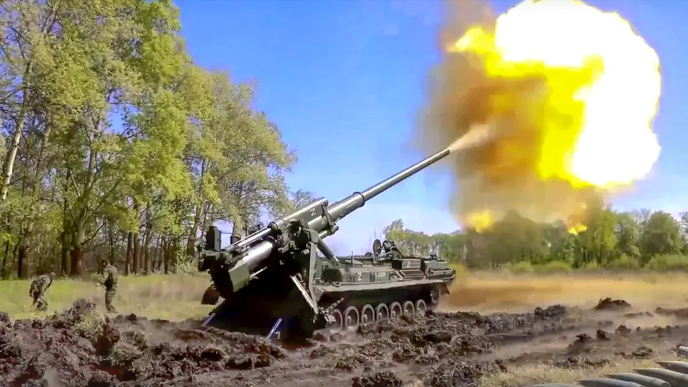 Russische Artillerie an einem unbekannten Ort in der Ukraine. (Archiv)