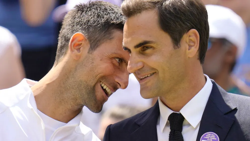 Standing Ovation für Federer in Wimbledon - Gallery. Novak Djokovic und Roger Federer scheinen sich viel zu sagen zu haben