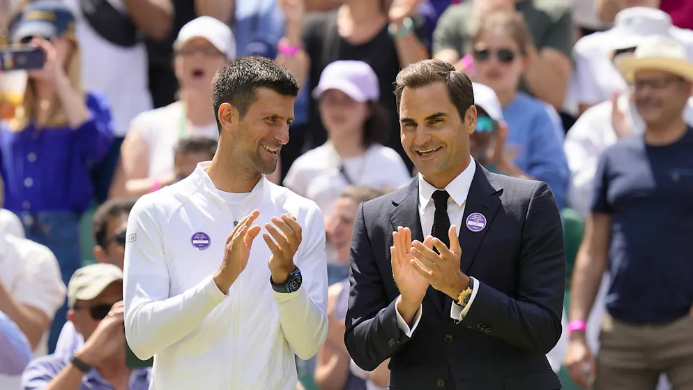 Standing Ovation für Federer in Wimbledon - Gallery. Zwei der grössten Stars in der 100-jährigen Geschichte des Centre Courts von Wimbledon: Novak Djokovic (li.) und Roger Federer
