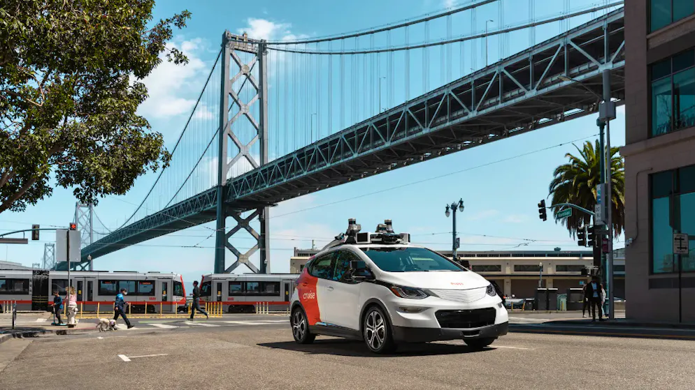 Von wegen autonomes Fahren. Robotertaxis verstopfen Strasse