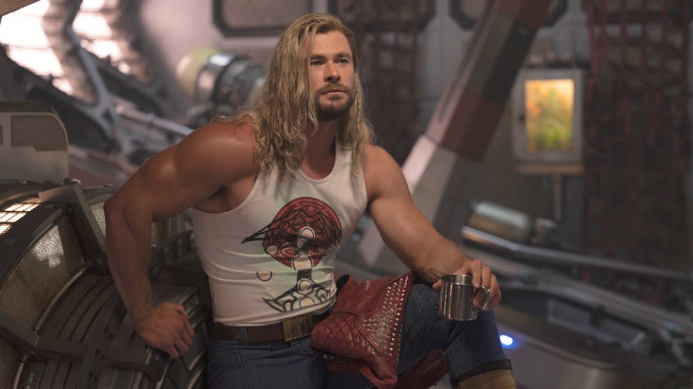 «Thor: Love and Thunder». Herr Donner reisst ständig Witze, obwohl Frau Donner Krebs hat
