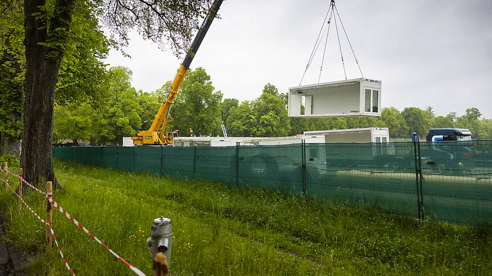 Das Viererfeld im Bern soll dereinst überbaut werden. Als Zwischennutzung wird diese Woche ein Containerdorf für Flüchtende aus der Ukraine eröffnet.
