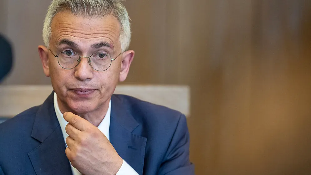 ARCHIV - Peter Feldmann war 2012 zum Oberbürgermeister der fünftgrößten deutschen Stadt und internationalen Bankenmetropole gewählt und 2018 für weitere sechs Jahre in seinem Amt bestätigt worden. Foto: Boris Roessler/dpa