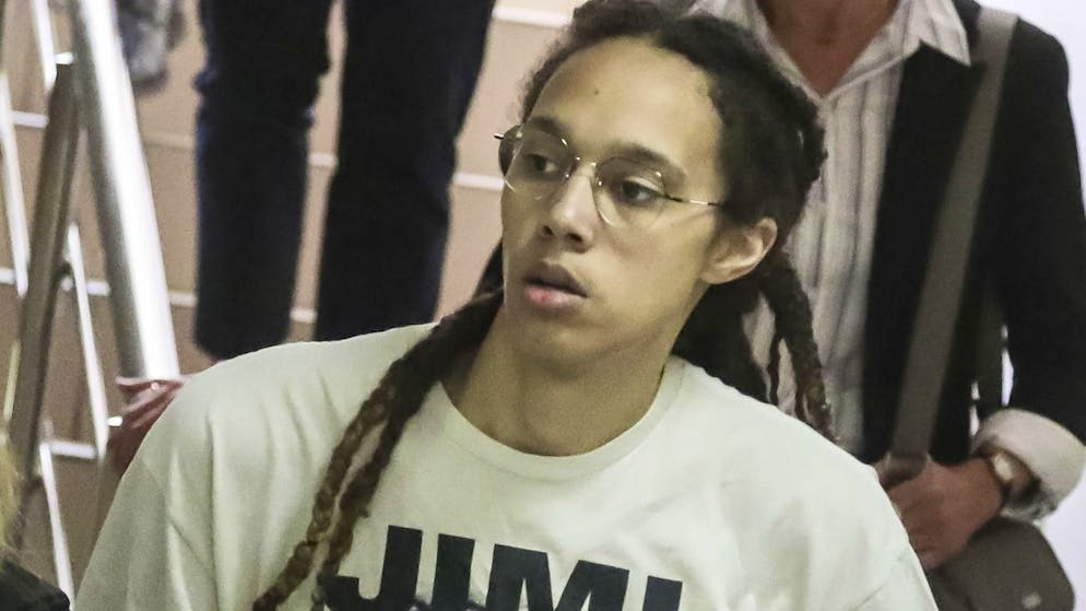 epa10045427 Two-time Olympic gold medalist and WNBA player Brittney Griner is escorted to a courtroom for a hearing, in Khimki City Court, outside Moscow, Russia, 01 July 2022. The Khimki City Court reportedly had extended Greiner's detention for the duration of her trial on charges of drug smuggling that started on 01 July. Griner, a World Champion player of the WNBA's Phoenix Mercury team was arrested in February at Moscow's Sheremetyevo Airport after some hash oil was detected and found in her luggage, for which she now could face a prison sentence of up to ten years. EPA/MAXIM SHIPENKOV