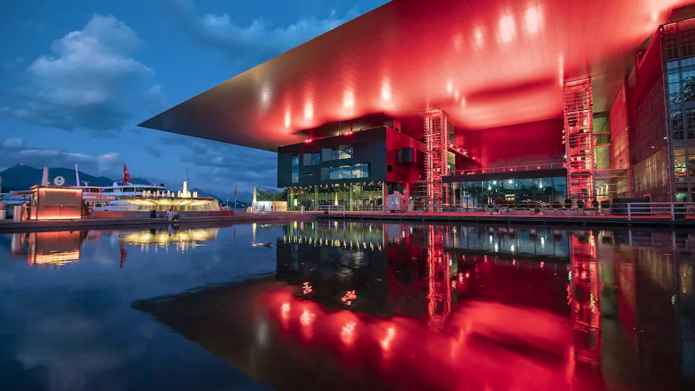 Nachbarn zahlen nicht mehr Geld an Zürichs und Luzerns Kulturhäuser - Gallery. Das KKL wird weiter von den meisten Nachbarkantonen und Zürich unterstützt.  (Archivbild)