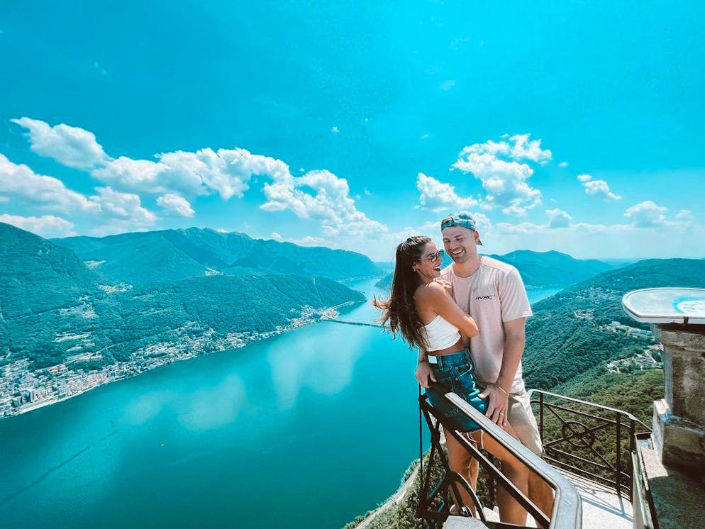 Sarah Engels geniesst Ascona. Vor ihrem Abstecher nach Ascona genoss die Familie den Ausblick vom Monte San Salvatore. 