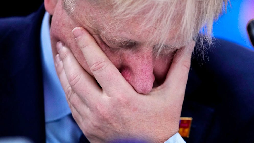 Die Zeichen stehen auf Sturm: Es ist die schwerste Krise für den britischen Premier Boris Johnson.