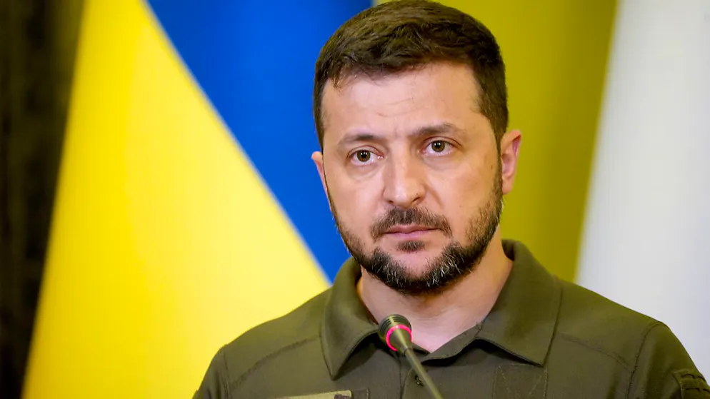 Wolodymyr Selenskyj, Präsident der Ukraine, spricht auf einer gemeinsamen Pressekonferenz mit dem irischen Premierminister Martin im ukrainischen Regierungsgebäude. Foto: Niall Carson/PA Wire/dpa