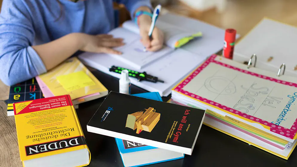 Büffeln für die Gymiprüfung bald auch im Kanton Zug? Der Kantonsrat debattierte am Donnerstag über die Beschränkung an das Langzeitgymnasium. (Symbolbild)
