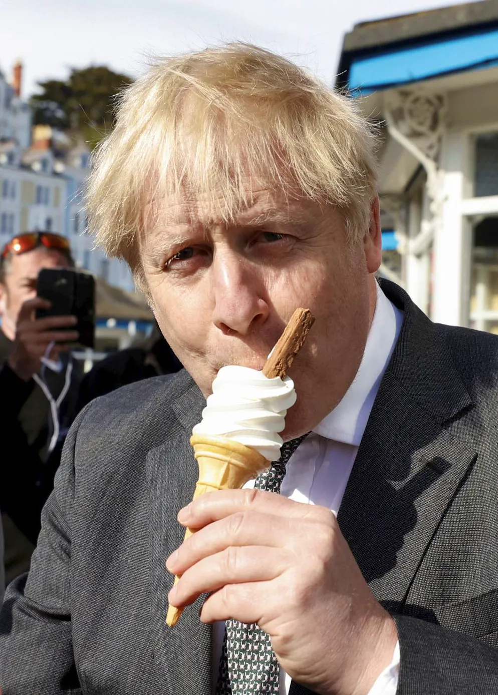 Best of Boris Johnson. Neues Jahr, neue Glace, jetzt aber ohne Fähnchen. Johnson im Jahr 2021. 
