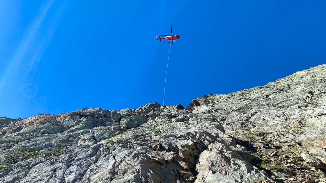 Vallese: Cade per 100 metri, muore un alpinista | blue News