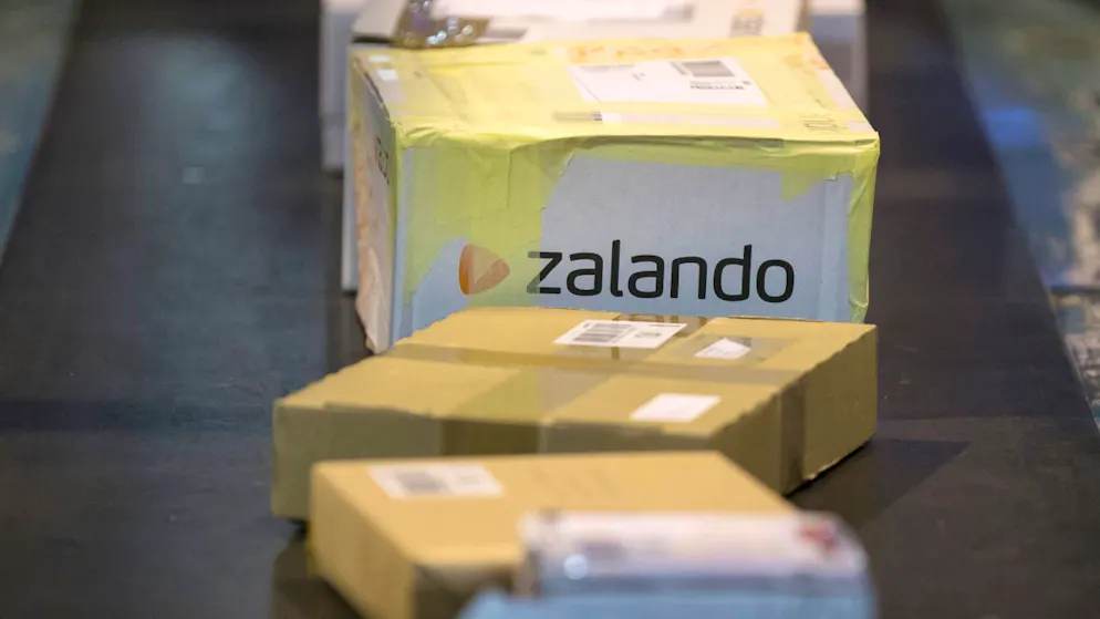Die private Quickpac AG mit Sitz in St. Gallen hat im ersten Halbjahr rund 1,9 Millionen Pakete von Versandhäusern und Online-Shops zugestellt. (Symbolbild)