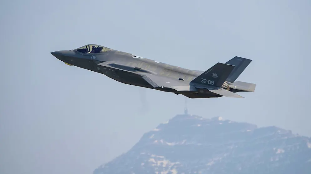 Das zuständige Bundesamt und die Eidgenössische Finanzkontrolle (EFK) streiten sich um die Risiken der Beschaffung der F-35. 