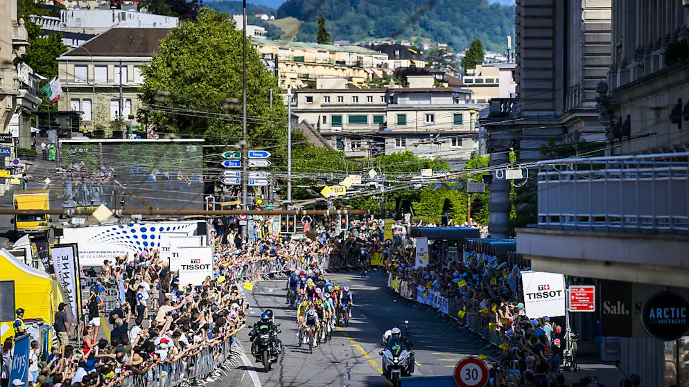 Mindestens 65'000 Zuschauer - 100'000 für die gesamte Etappe - verfolgten am Samstag die Ankunft der Tour de France in Lausanne.