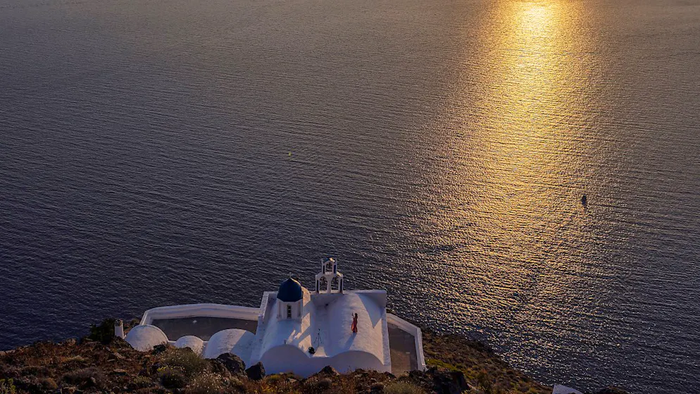 Zwei Touristen werden im Meer vor der griechischen Halbinsel Chalkidiki vermisst. Symbolbild Foto: Petros Giannakouris/AP/dpa