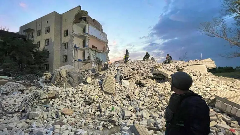 Die ukrainischen Behörden veröffentlichten am 10. Juni 2022 ein Foto, welches das in Tschassiw Jar zerstörte Wohnhaus zeigen soll.  