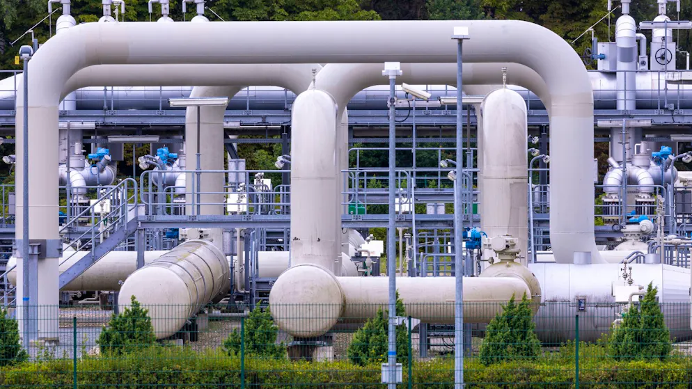 Rohrsysteme und Absperrvorrichtungen in der Gasempfangsstation der Ostseepipeline Nord Stream 1.