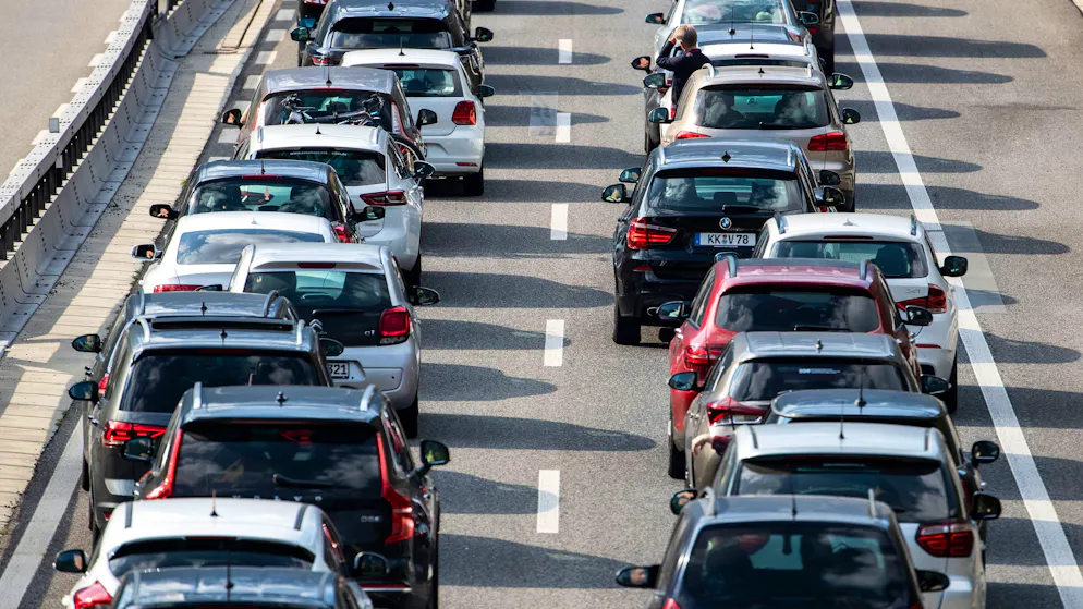 Sommaruga will handeln. Tempo 60 auf der Autobahn soll das Stauproblem lösen