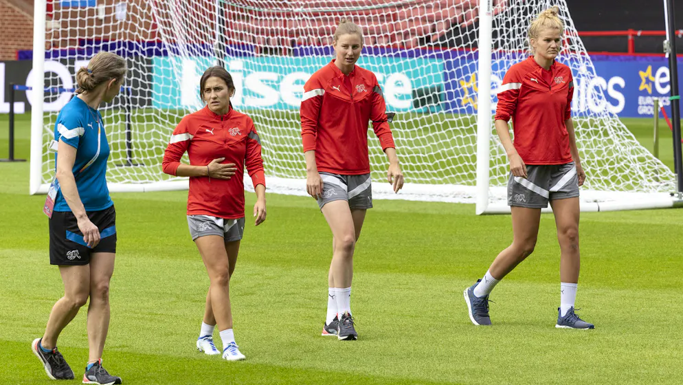 Lara Marti, Julia Stierli und Rahel Kiwic können wohl nicht von Beginn weg spielen. 