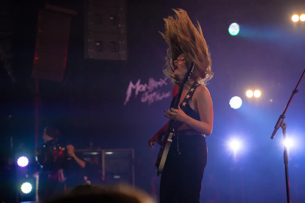 Maneskin rocken Montreux: «Ein Mensch wie Damiano ist definitiv ein Rockstar». Måneskin ist ein Phänomen und bringt die Rockmusik wieder an die Spitze der Charts.
