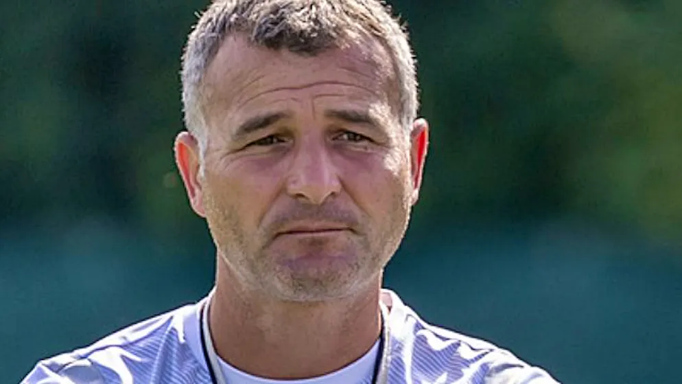 Hoffentlich zieht FCB-Coach Alex Frei nach den Spielen gegen Crusaders Belfast nicht so einen Lätsch.
