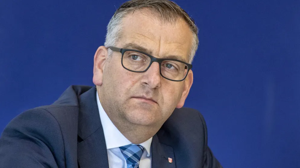 Der Schwyzer Regierungsrat Michael Stähli (Mitte), Vorsteher Bildungsdepartements. (Archivaufnahme)