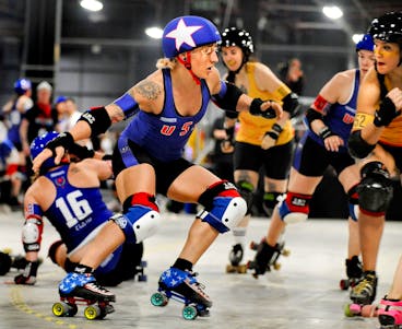 MANCHESTER, ENGLAND - FEBRUARY 04:  Team USA and Team Spain compete in Roller Derby World Cup at EventCity on February 4, 2018 in Manchester, England.  (Photo by Shirlaine Forrest/Getty Images)