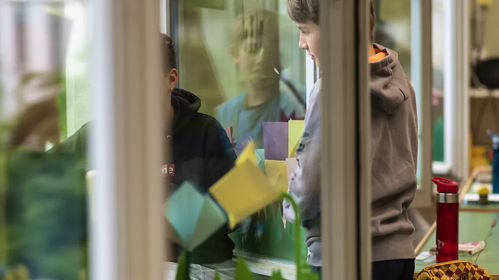 Gut durchlüften: Die Zürcher Schulen sollen auch im neuen Schuljahr weiterhin Massnahmen gegen die Verbreitung des Coronavirus ergreifen. (Symbolbild)