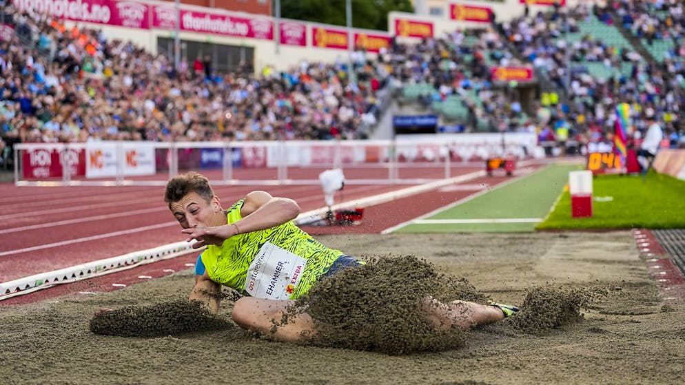 Simon Ehammer landet in der Sandgrube oft jenseits der 8-m-Marke.