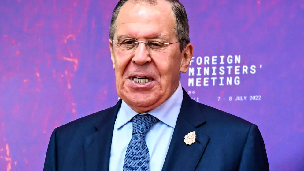 Lange hat Russland abgestritten, das Regime in der Ukraine stürzen zu wollen. Außenminister Sergej Lawrow hat diese Vermutung nun aber endgültig bestätigt. Foto: Britta Pedersen/dpa