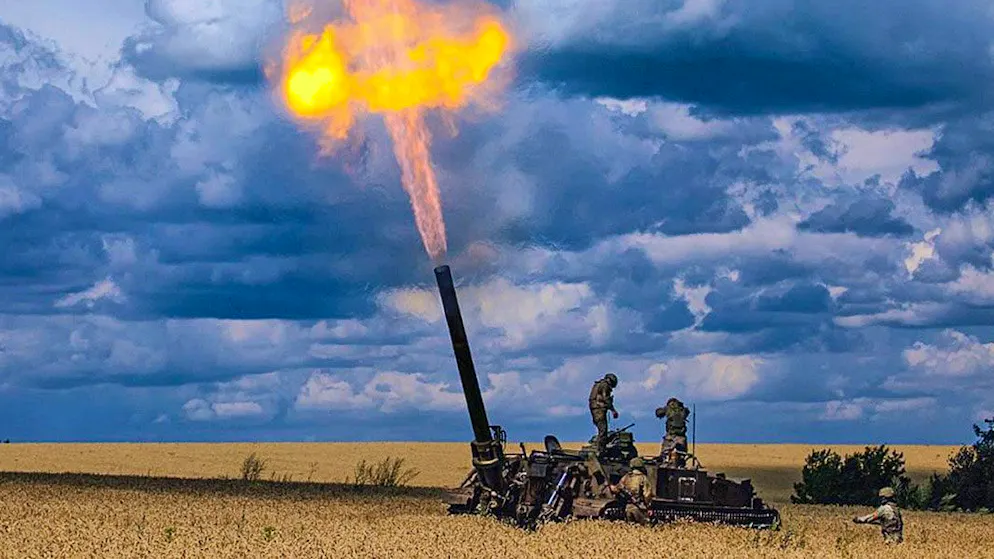 Russische Soldaten feuern am 22. Juli 2022 einen Mörser vom Typ Die 2S4 Tjulpan ab. Es handelt sich um den weltweit grössten im Einsatz befindlichen Mörser.