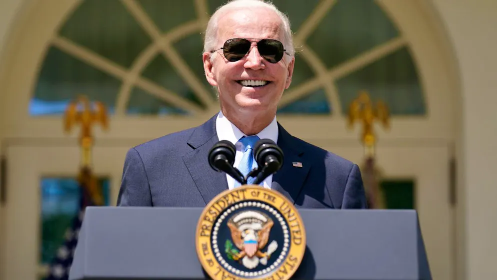 Joe Biden hält eine Rede im Rosengarten des Weißen Hauses. Foto: Andrew Harnik/AP/dpa