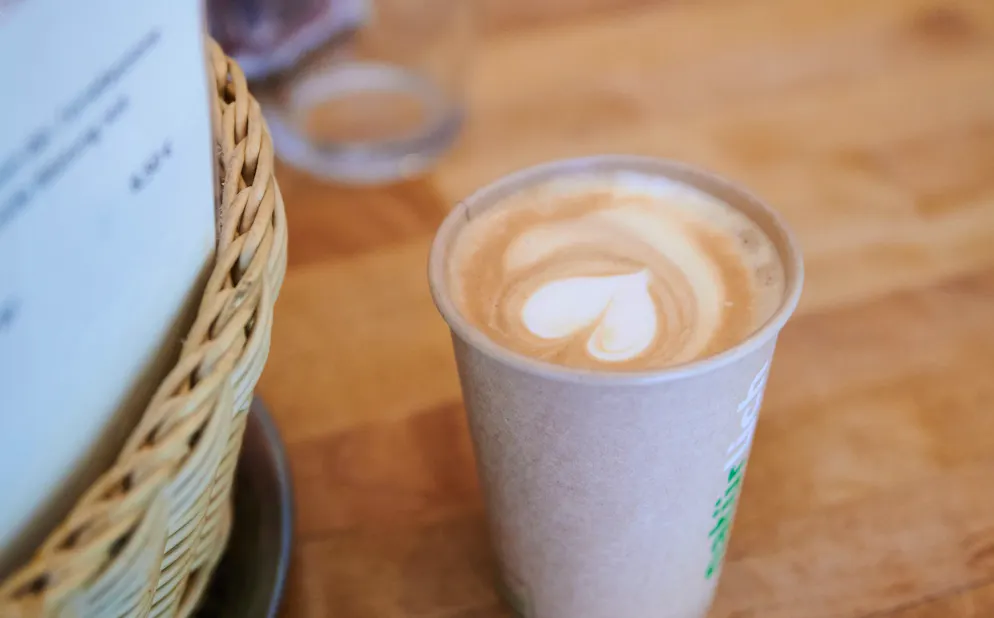 Kaffee in Paris ist teuer – aber nicht immer. 