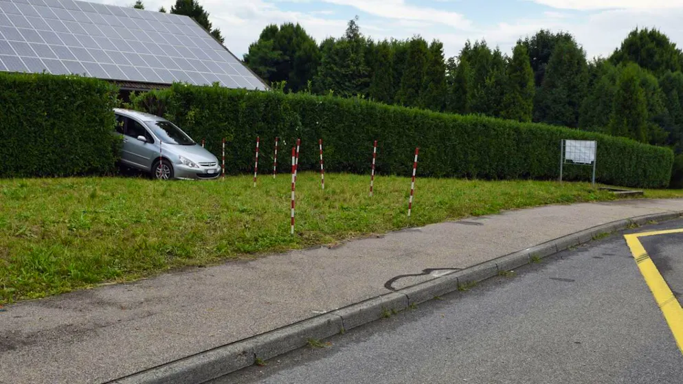 Die unbeabsichtigte Rückwärtsfahrt geschah bei der Bushaltestelle Breiten in Mauensee LU.