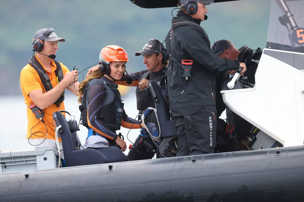 Herzogin Kate segelt mit britischem Team vor Plymouth - Gallery. Herzogin Kate (2.v.l) beim Grossen Segel-Grand-Prix von Grossbritannien.