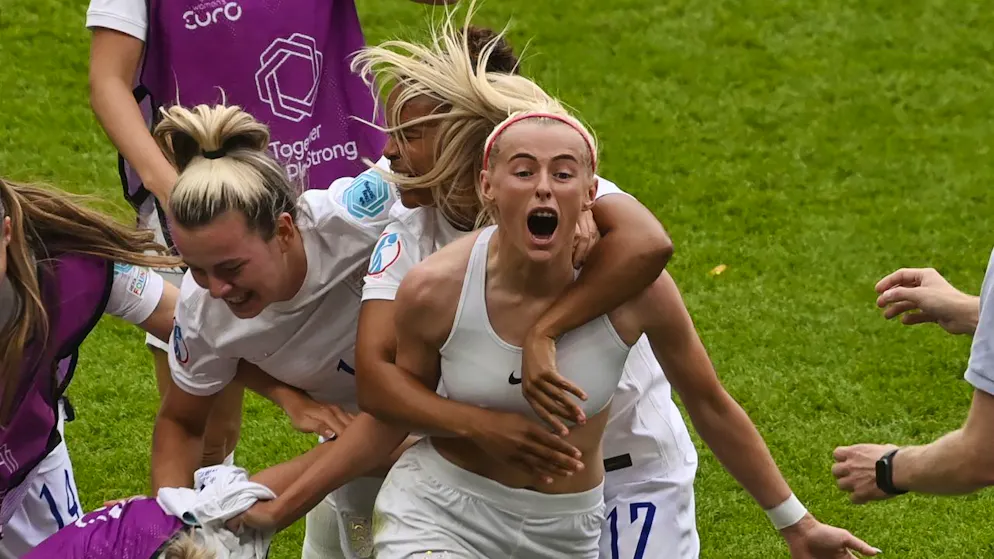 Chloe Kelly schoss England mit dem 2:1 zum Titel