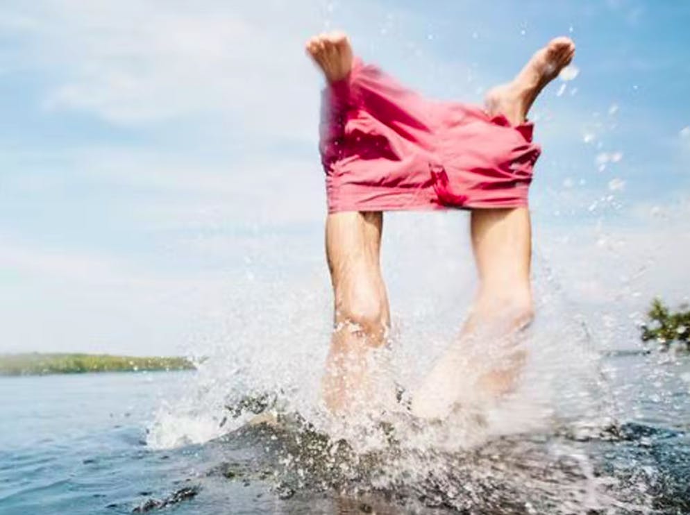 Sulle spiagge di Palermo gli uomini devono indossare il costume da bagno.